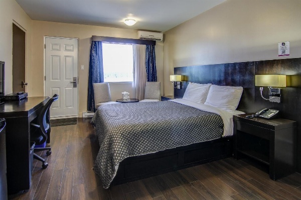 Hotel De La Borealie image 3